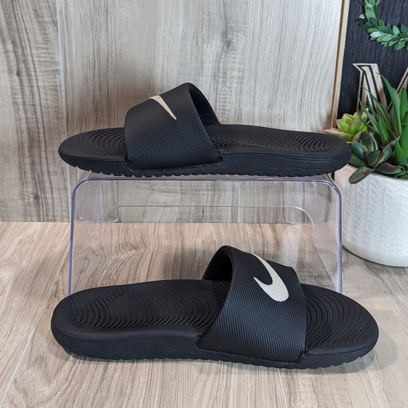 2017 Nike Junior Black White Kawa Slides Sandals Juniors size 6 - Picture 7 of 12